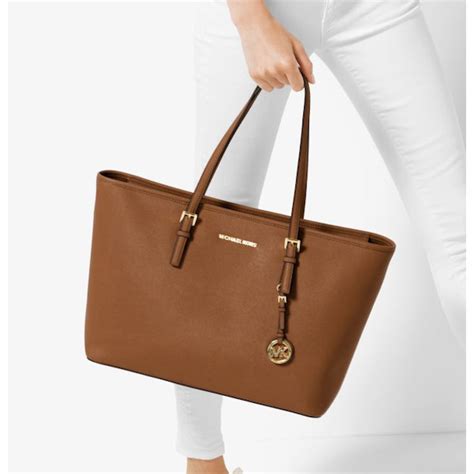 kabelka michael kors jet set travel|Jet Set Travel Extra.